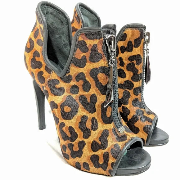 SCHUTZ Curved heel leopard pump‎ booties - Picture 4 of 8